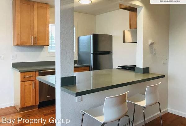 2BR/1BA Apartment on Herzog · Berkeley photo 1