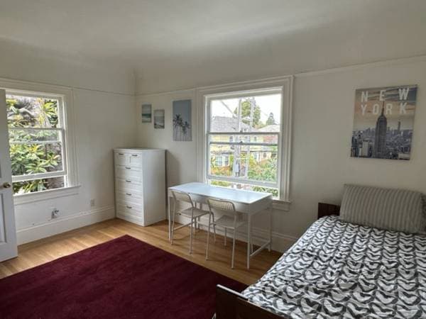 4BR/2BA Flat on Milvia · Berkeley photo 4