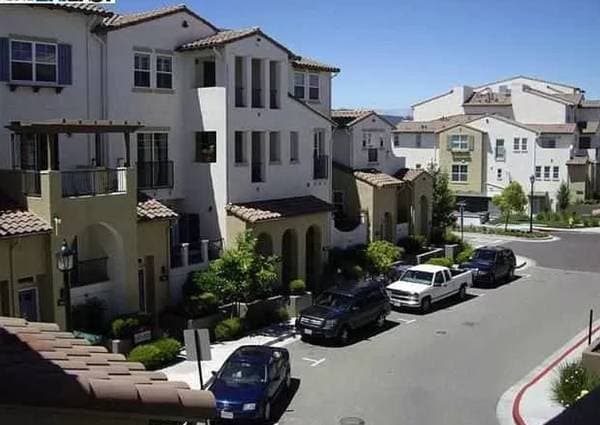 2BR/3BA Apartment on Clarinbridge Circle · Dublin photo 2