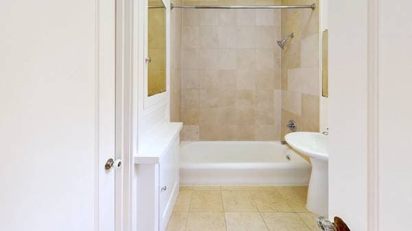 0BR/1BA Apartment on Van Ness · San Francisco photo 4
