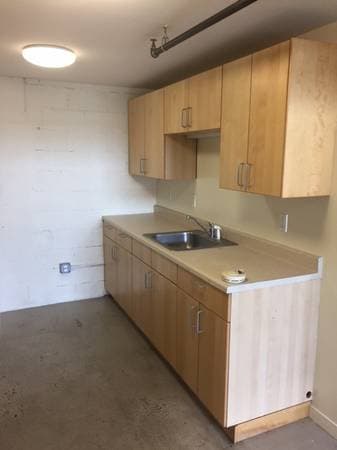 1BR/1BA Loft on San Leandro Street · Oakland photo 4