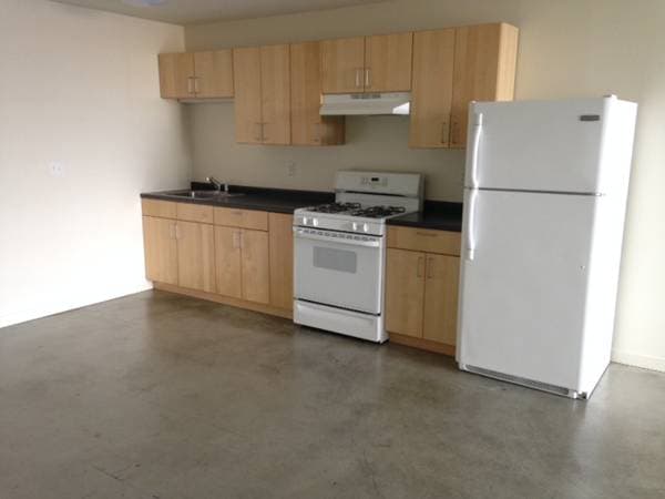 1BR/1BA Loft on San Leandro Street · Oakland photo 2