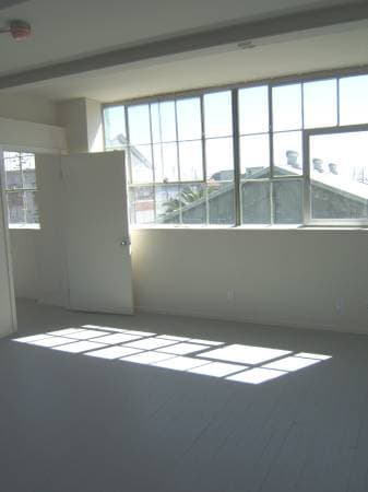 1BR/1BA Apartment on San Leandro Street · Oakland photo 2