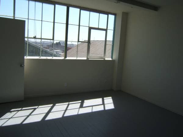 1BR/1BA Apartment on San Leandro Street · Oakland photo 3