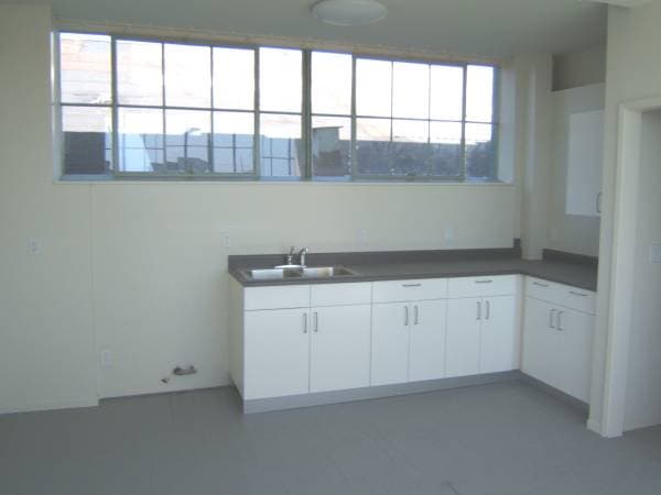 1BR/1BA Apartment on San Leandro Street · Oakland photo 5
