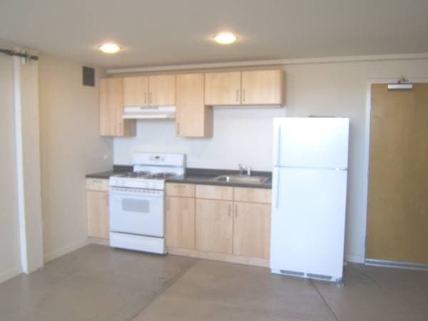1BR/1BA Apartment on San Leandro Street · Oakland photo 4