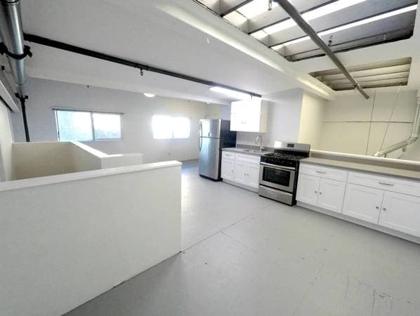 1BR/1BA Apartment on 41st Avenue Unit · Oakland photo 5