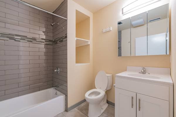 1BR/1BA Apartment · Oakland photo 3