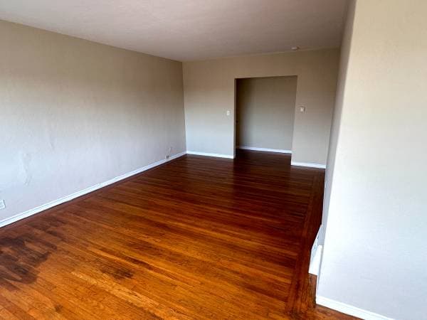 2BR/1BA Apartment on Ivy Drive · Oakland photo 5