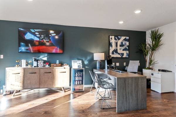 2BR/1BA Apartment on Hollis Avenue · Campbell photo 4