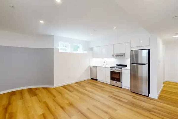 2BR/1BA Apartment on S 5th St · San Jose photo 1