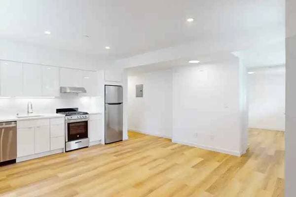2BR/1BA Apartment on S 5th St · San Jose photo 2