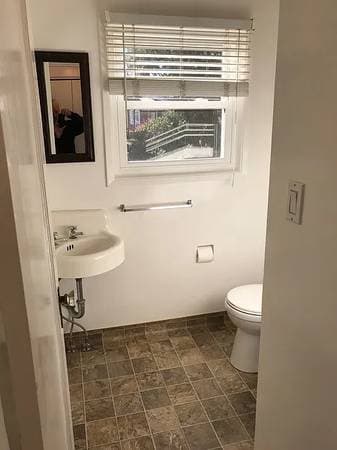 2BR/2BA Single Family House · Albany photo 1