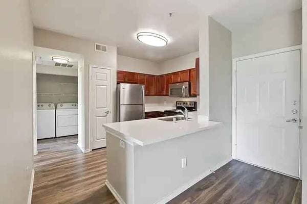 2BR/2BA Apartment on N 7th St · San Jose photo 1