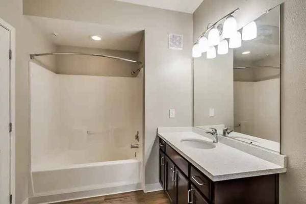 2BR/2BA Apartment on N 7th St · San Jose photo 5