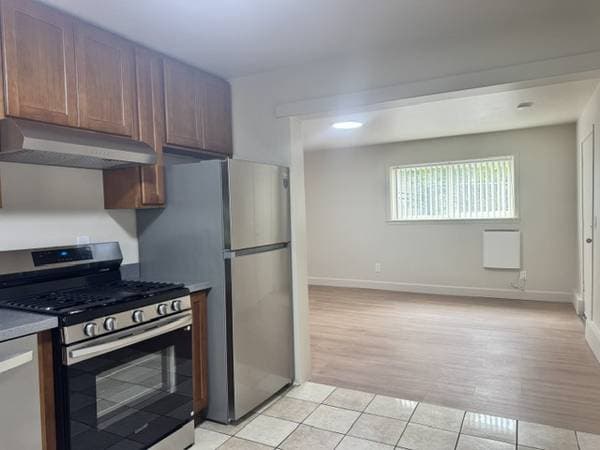 2BR/1BA Apartment · Oakland photo 3