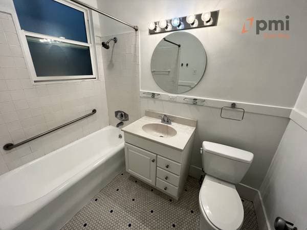 2BR/1BA Apartment on Presidio Ave · San Francisco photo 5