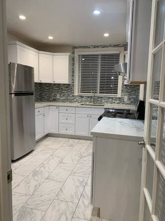 0BR/1BA Townhouse on Webster St · Oakland photo 1