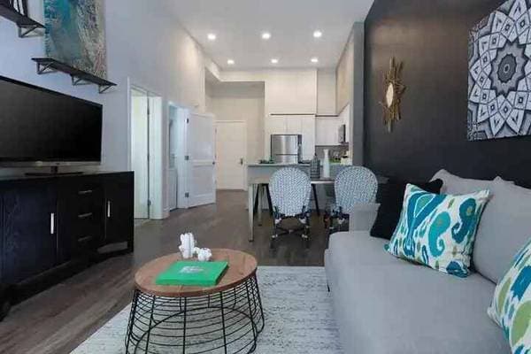1BR/1BA Apartment on Artist Walk Cmn · Fremont photo 3