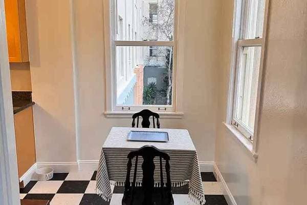 1BR/1BA Single Family House on Madison St · Oakland photo 5