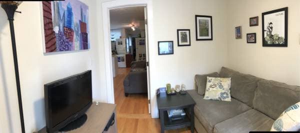 2BR/1BA Apartment · Emeryville photo 4