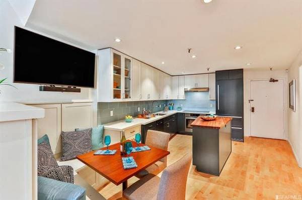 1BR/1BA Condo on Vallejo St · San Francisco photo 1