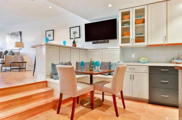 1BR/1BA Condo on Vallejo St · San Francisco photo 2