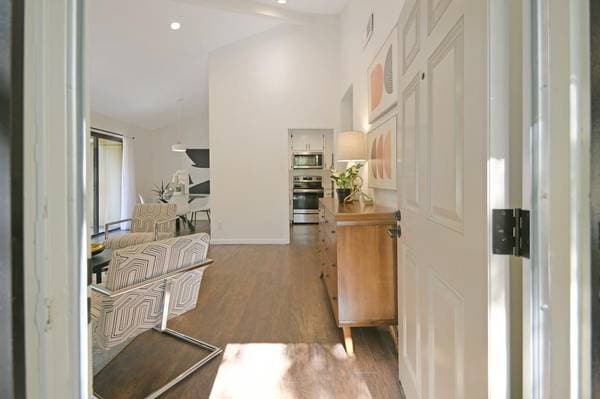 1BR/1BA Condo on Makati Circle · San Jose photo 2