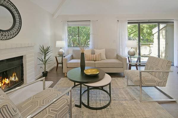 1BR/1BA Condo on Makati Circle · San Jose photo 4