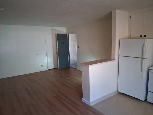 2BR/1BA Apartment · Oakland photo 2