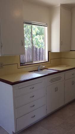 2BR/1BA Single Family House · Mountain View photo 3