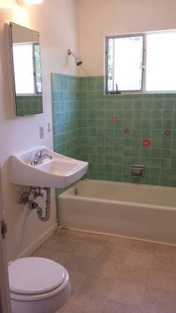 2BR/1BA Single Family House · Mountain View photo 5