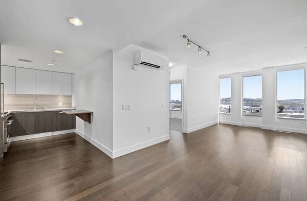 2BR/2BA Single Family House · San Francisco photo 1
