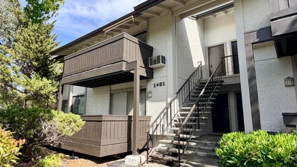 Wonderful 2 story photo 2
