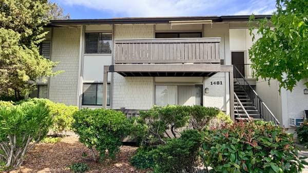 Wonderful 2 story photo 3