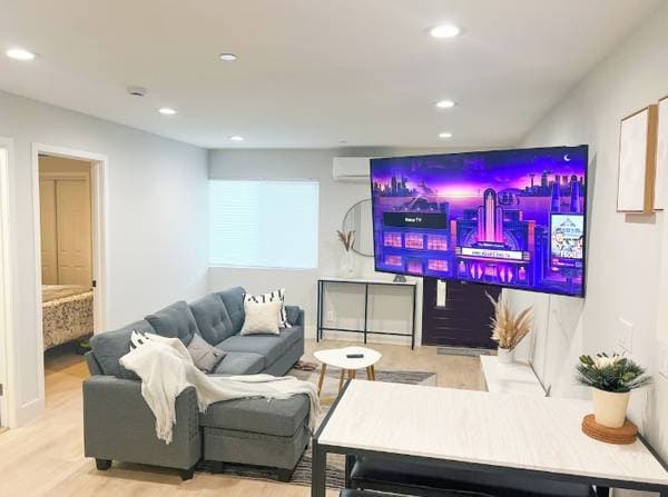 2BR/2BA Single Family House · Santa Clara photo 1
