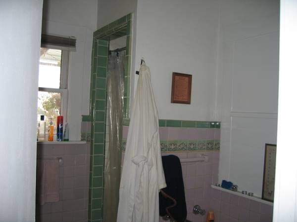 1BR/1BA Flat · Oakland photo 3
