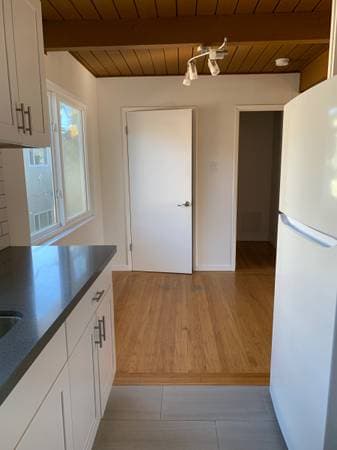 1BR/1BA Apartment on Coleman Ave · Menlo Park photo 3