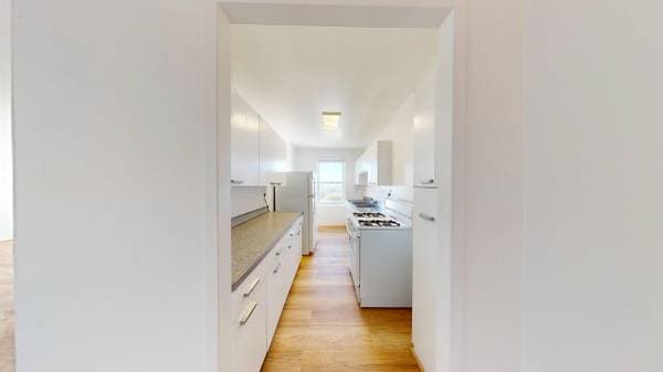 2BR/2BA Apartment on Font Boulevard Apartment 6h · San Francisco photo 3