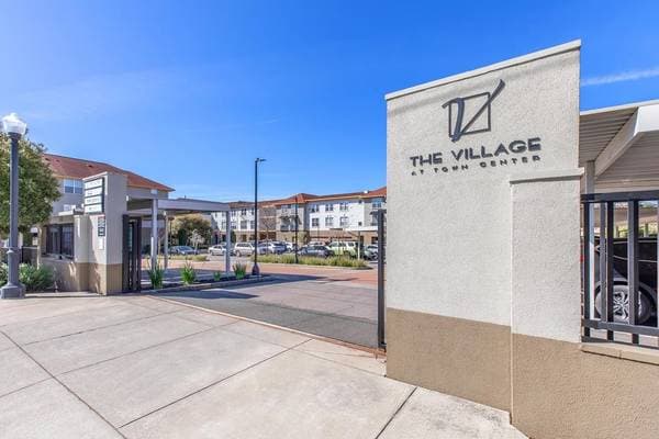 1BR/1BA Apartment on Schmidt Lane · El Cerrito photo 2