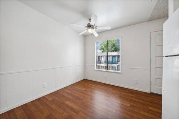 2BR/1BA Apartment on Hollis Avenue · Campbell photo 3