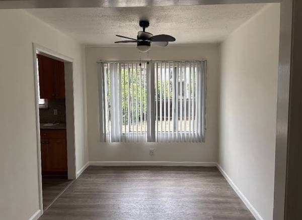 2BR/1BA Single Family House · Redwood City photo 3