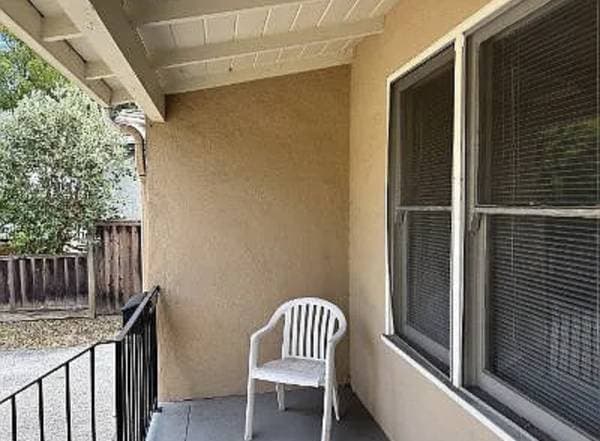 2BR/1BA Single Family House · Redwood City photo 5