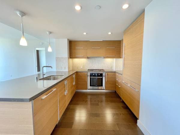 Condos on Mission Bay Blvd · San Francisco photo 5