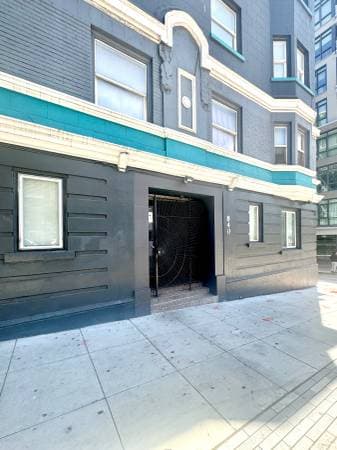 0BR/1BA Apartment on Van Ness · San Francisco photo 1