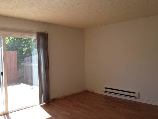 2BR/2BA Townhouse · Belmont photo 3