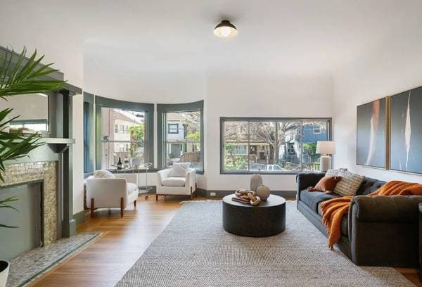 2BR/2BA Flat on 37th Street · Oakland photo 2