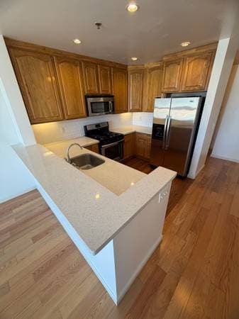 1BR/1BA Condo · Emeryville photo 3
