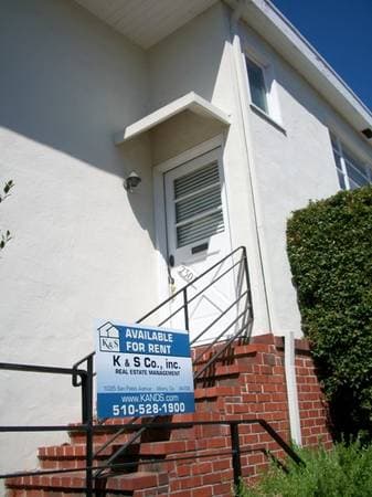 0BR/1BA Apartment on Haste Street · Berkeley photo 1