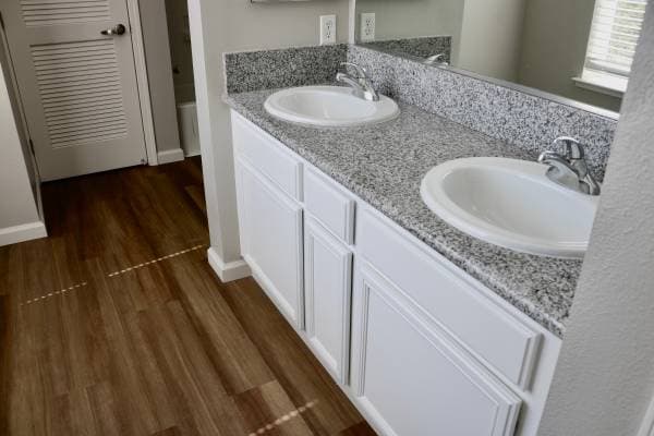 2BR/2BA Apartment on Round Barn Blvd · Santa Rosa photo 2